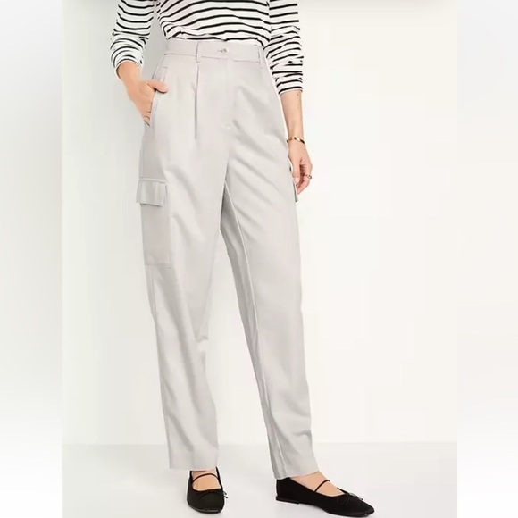 Old Navy Extra High-Waisted Taylor Cargo Pants Light Gray Tan Staight 3X NWT - Picture 1 of 12